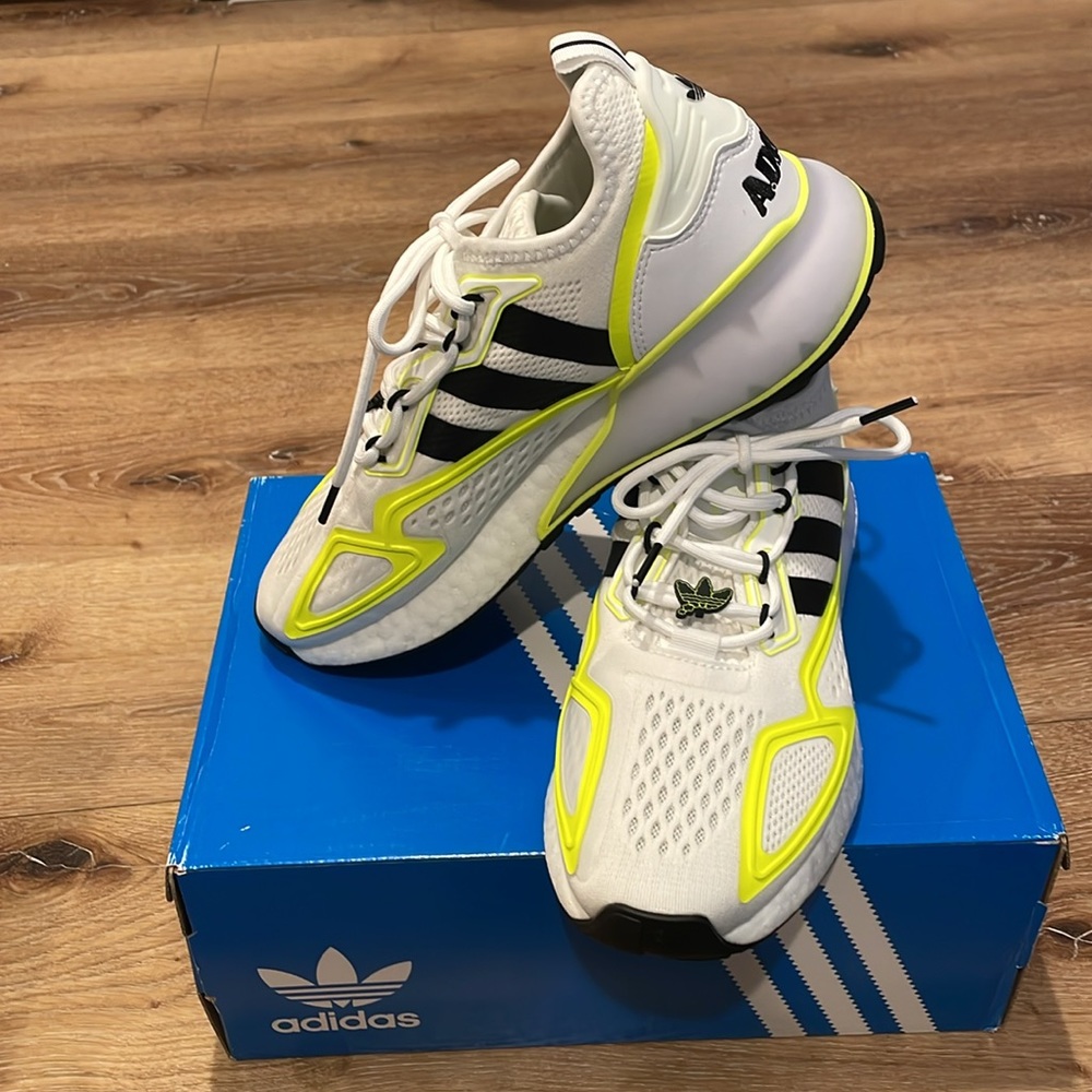 Adidas boost shoes - Picture 2 of 8